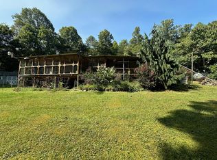 3060 Dempsey Rd, Fayetteville, WV 25840