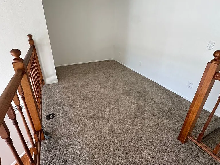 549 S Wilton Pl — Photo 4