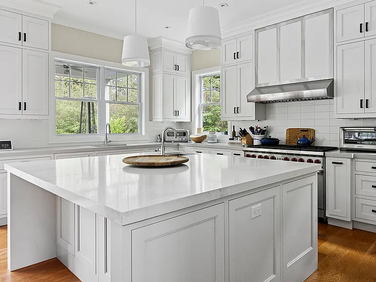 816 N Sea Rd — Photo 3