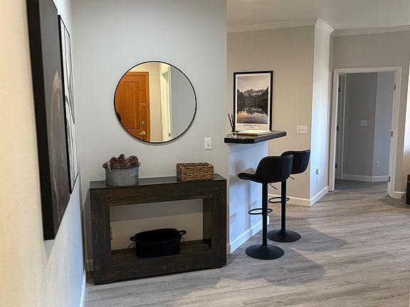 2nd image of 1400 E Valley Rd Unit 215