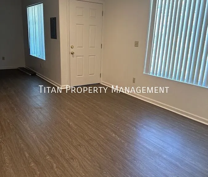 3604 N Loop Blvd — Photo 9