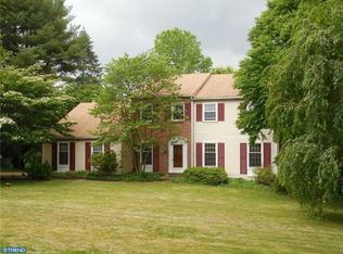 6 Philips Ln, Newtown Square, PA 19073