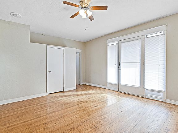 4th image of 1114 E Armour Blvd #3E