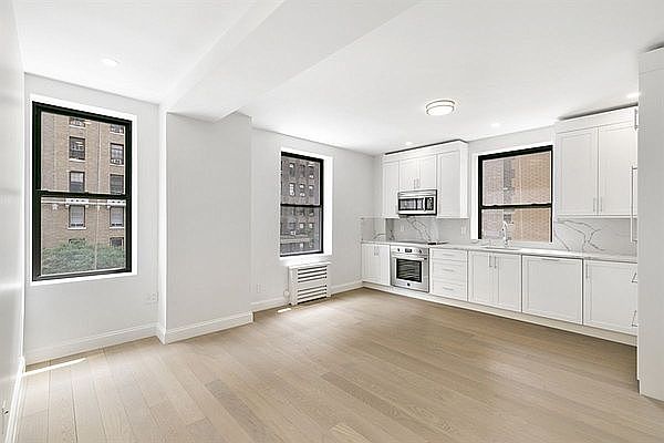 1st image of 915 W End Ave APT 202