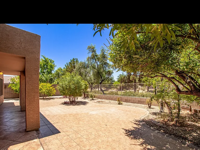 7432 W Aurora Dr — Photo 36