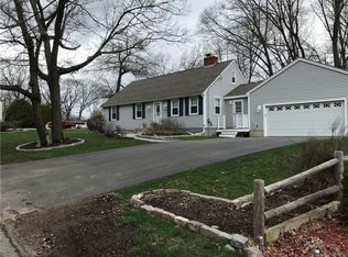 100 Pequot Ave, Cumberland, RI 02864
