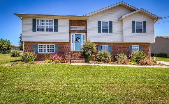 1st image of 203 Falcon View Dr