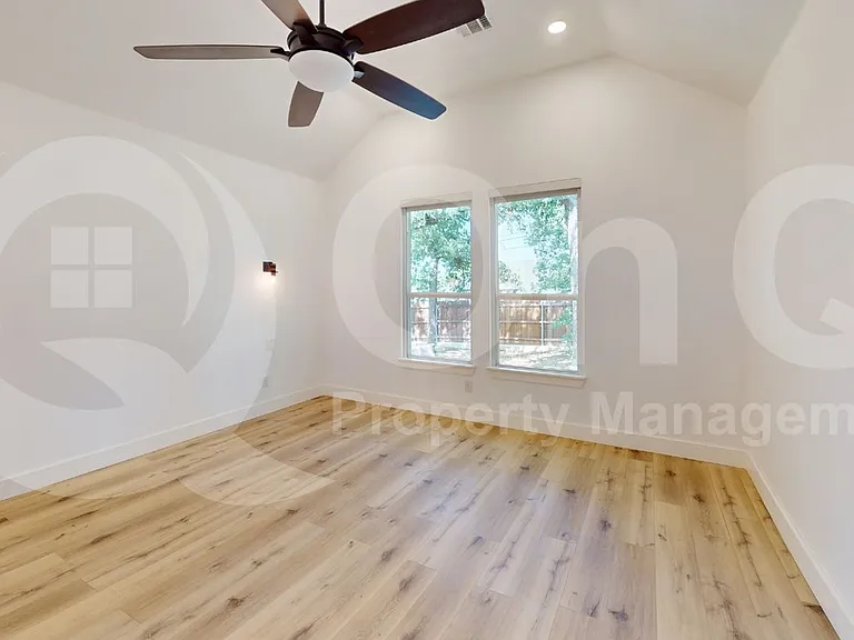 821 Vickie Dr — Photo 9