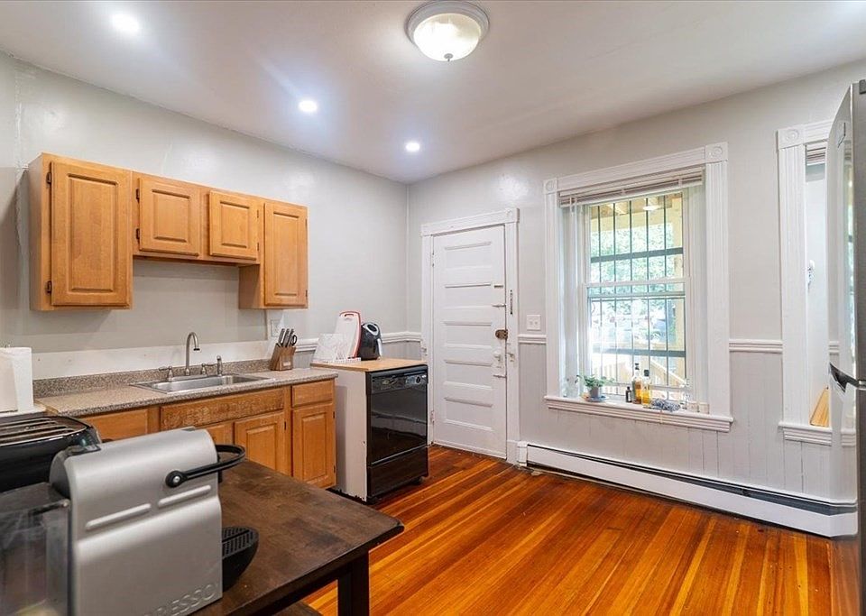 1st image of 864 Huntington Ave #3