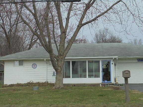 3rd image of 3401 S Hoyt Ave