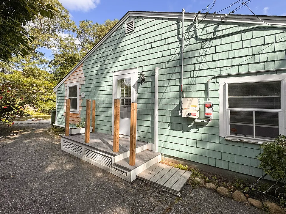 36 Winchester Dr