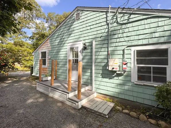 36 Winchester Dr, East Falmouth, MA 02536