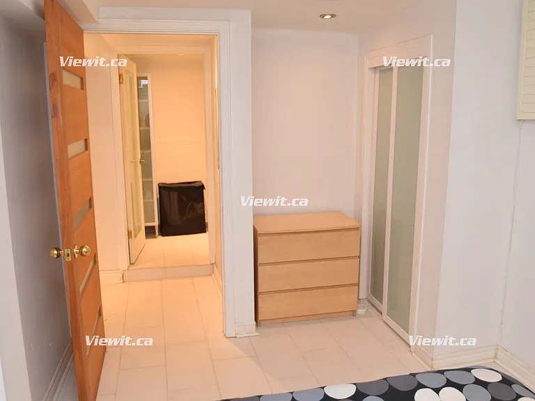 465 Grace St — Photo 6