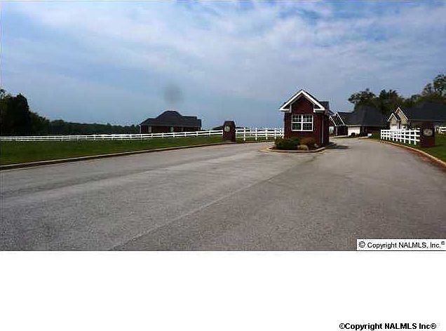 2nd image of 722 Karah Avery Ave