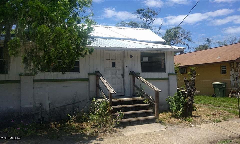 1st image of 818 N 11th St