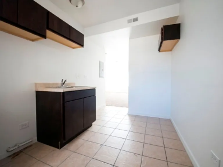 701 N Lotus — Photo 21