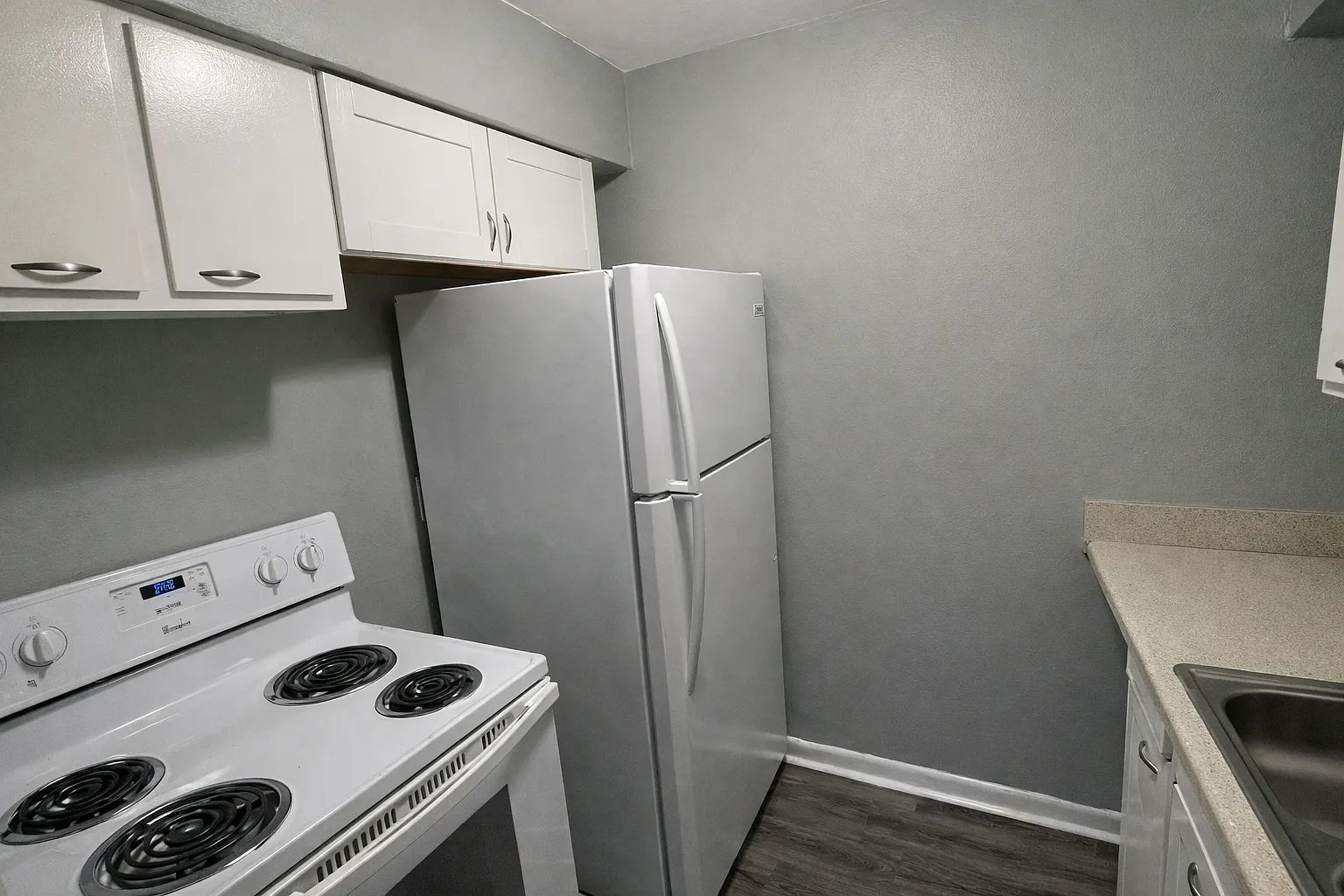 Green Forest Apartments - 300-105 — Photo 4