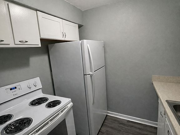 4th image of 300 Forest Park Dr APT 105