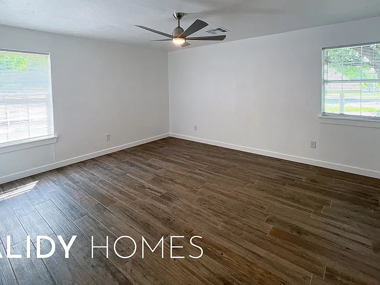 601 W Caddo St — Photo 5