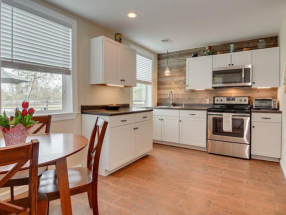2nd image of 2080 Tallyho Dr