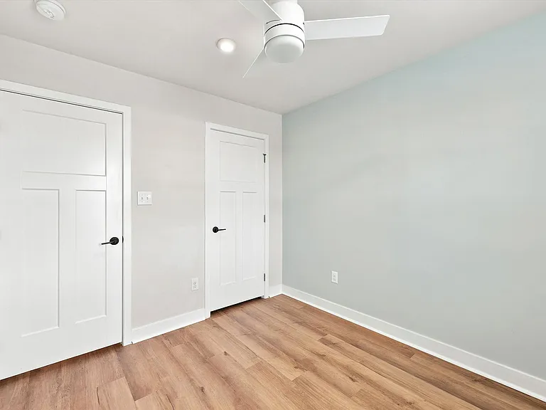 523 E Union St — Photo 22