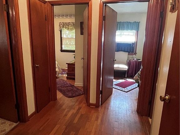 5th image of 144 Fields Ln