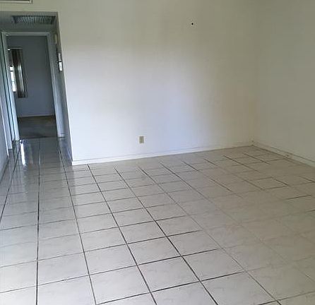 3rd image of 237 Preston F #237