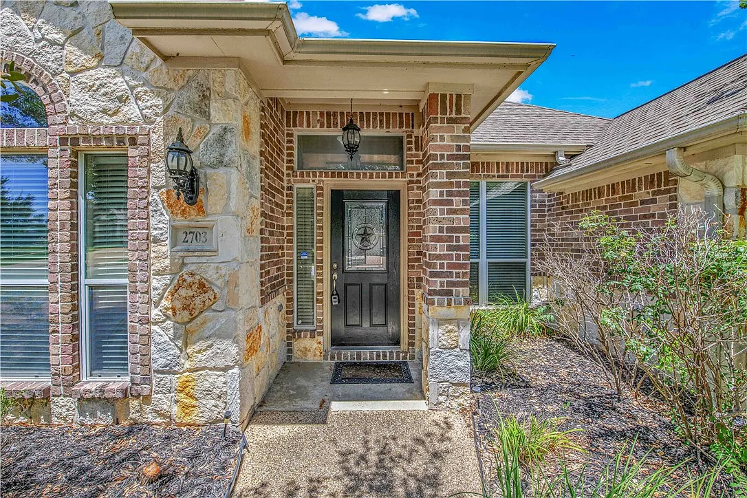 3 bed, 1868 sqft, $2,600 — Photo 4