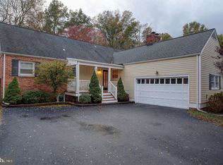 422 Old Court House Rd NE, Vienna, VA 22180