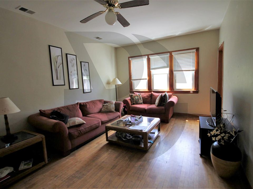 1st image of 1520 W Melrose St #2FRONT