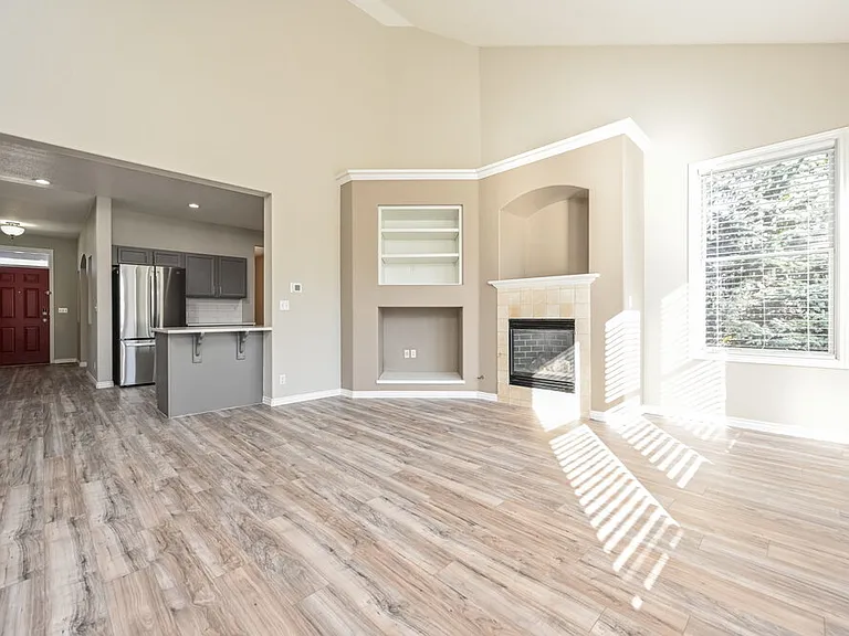 4376 Foxberry Dr — Photo 7