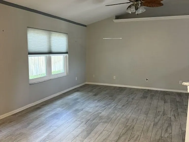 6633 Foxmoor Dr — Photo 3