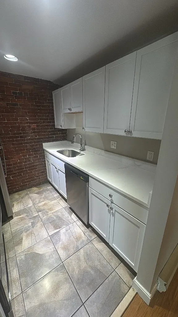2 bed, 1000 sqft, $3,950 — Photo 1