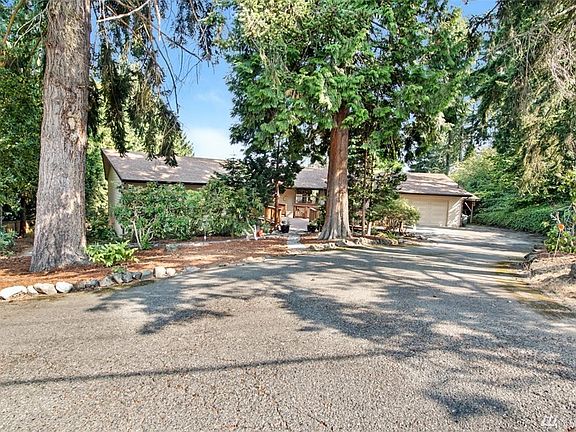 2nd image of 327 23rd Ave SE
