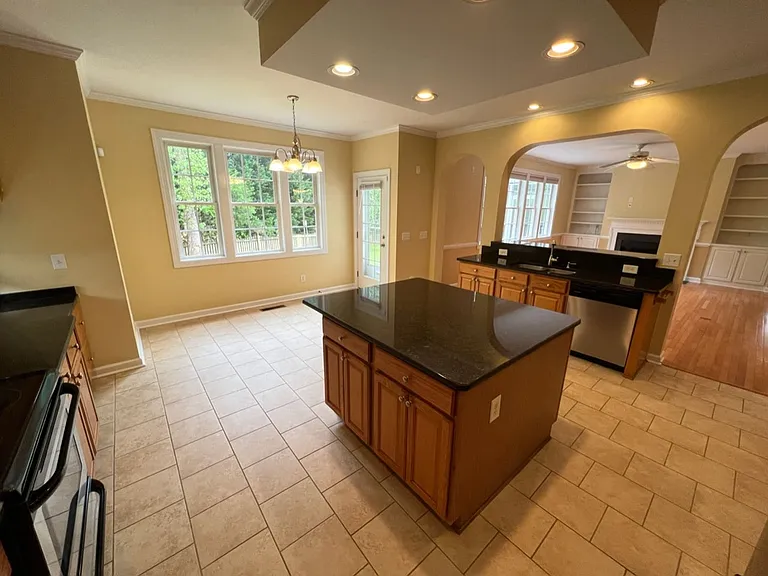 1006 Goldenview Ct — Photo 14