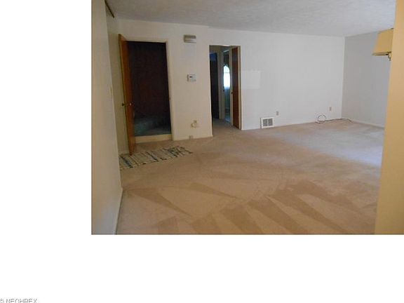 4th image of 421 Henry St