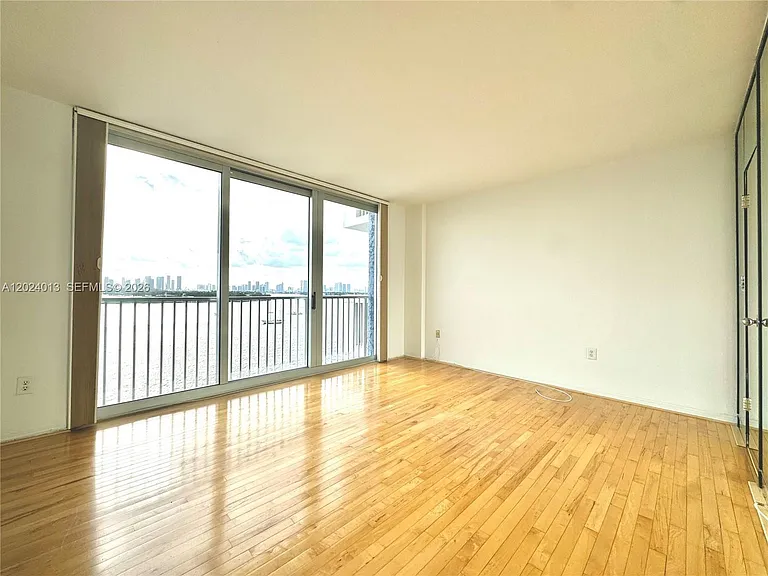 800 West Ave #823 — Photo 12