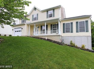 13427 Autumn Crest Dr, Mount Airy, MD 21771