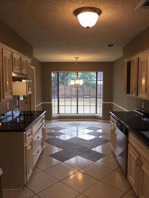 1st image of 322 Forest Grove Dr