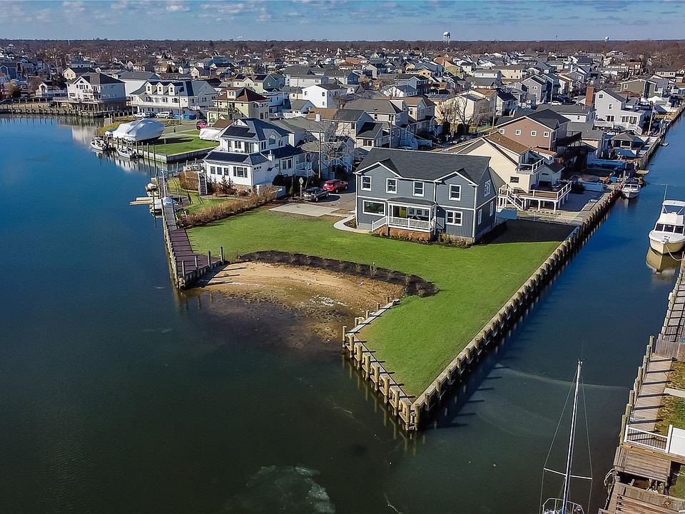 934 S 6th Street, Lindenhurst, NY 11757 Zillow