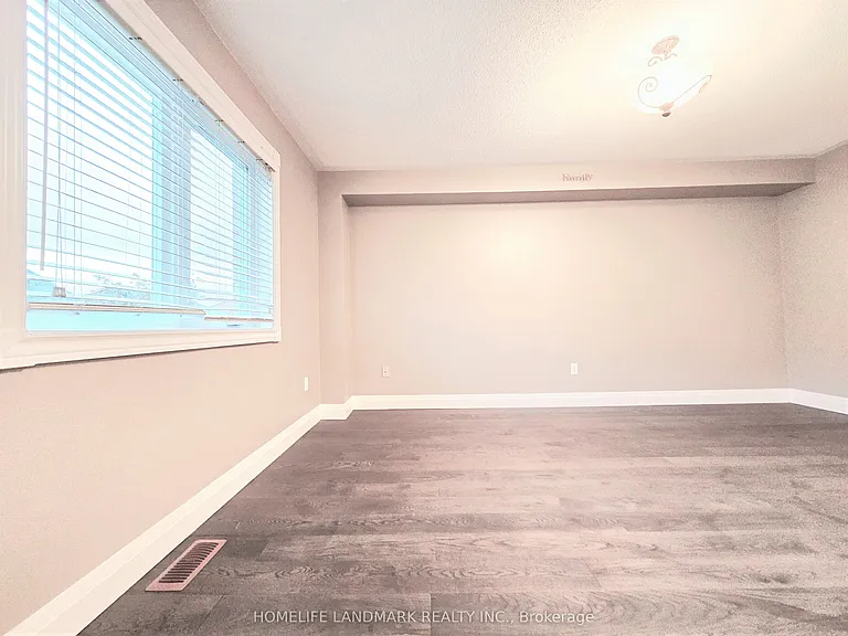 188 Wainscot Ave — Photo 5