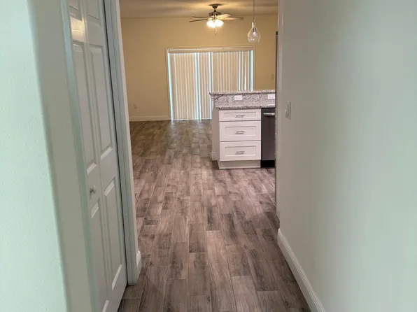 1571 Rainsville St SE, Palm Bay, FL 32909