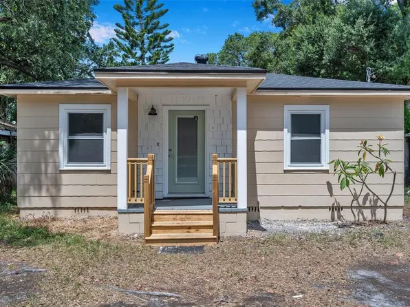 905 10th St NW, Largo, FL 33770