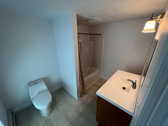 Second floor full bath