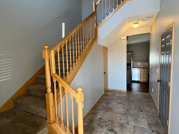 2124 Willow Trl, North Mankato, MN 56003