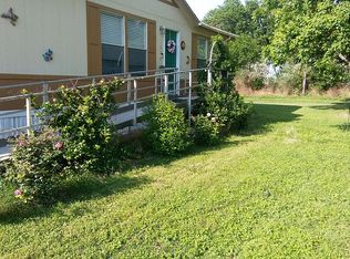 176 County Road 6614, Devine, TX 78016