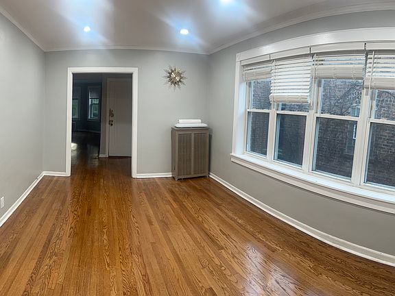 4th image of 5519 N Artesian Ave APT 3