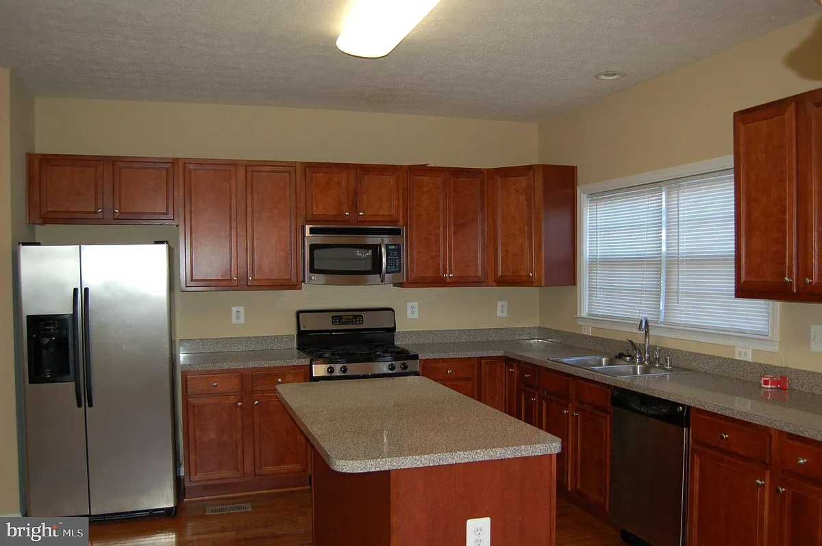 Building Photo - 104 Tradewinds Ter