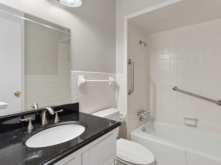 105 Wisteria Ct — Photo 19