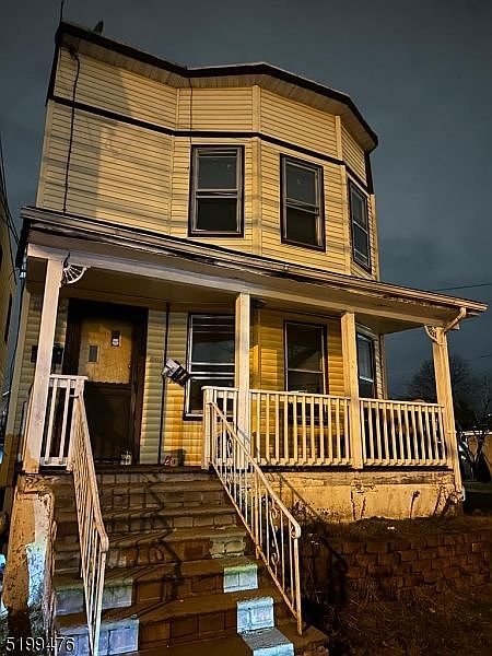 1st image of 1000 Chandler Ave